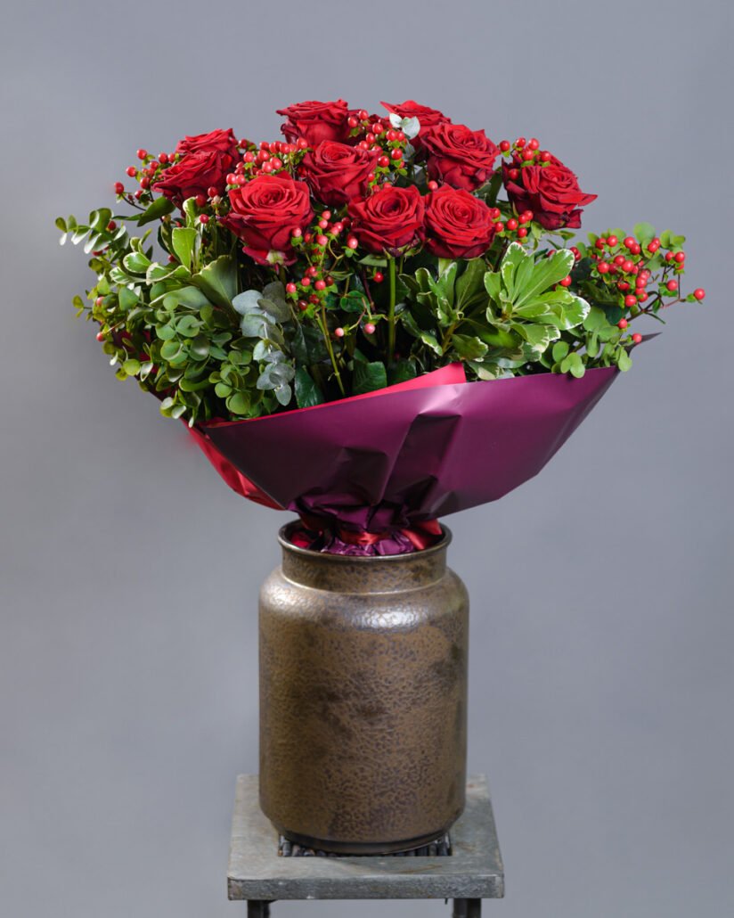 Raudonų rožių puokštė