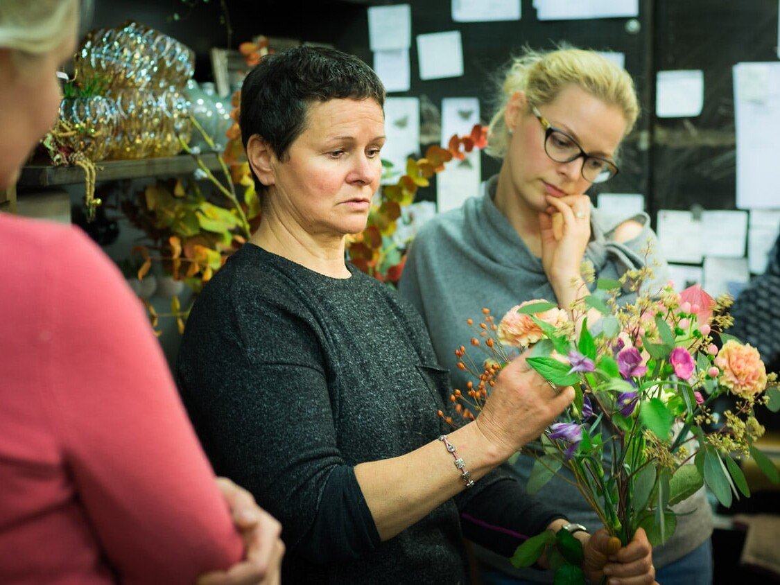 Rita Naujalienė floristikos kursų metu